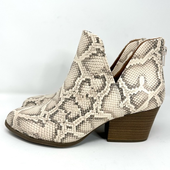 SO° Barb Bone Women's Snake Ankle Boots - Picture 9 of 13